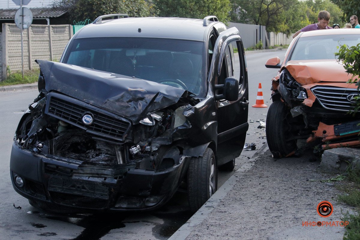 В Днепре на Отечественной столкнулись Hyundai и Fiat: пострадали двое 7