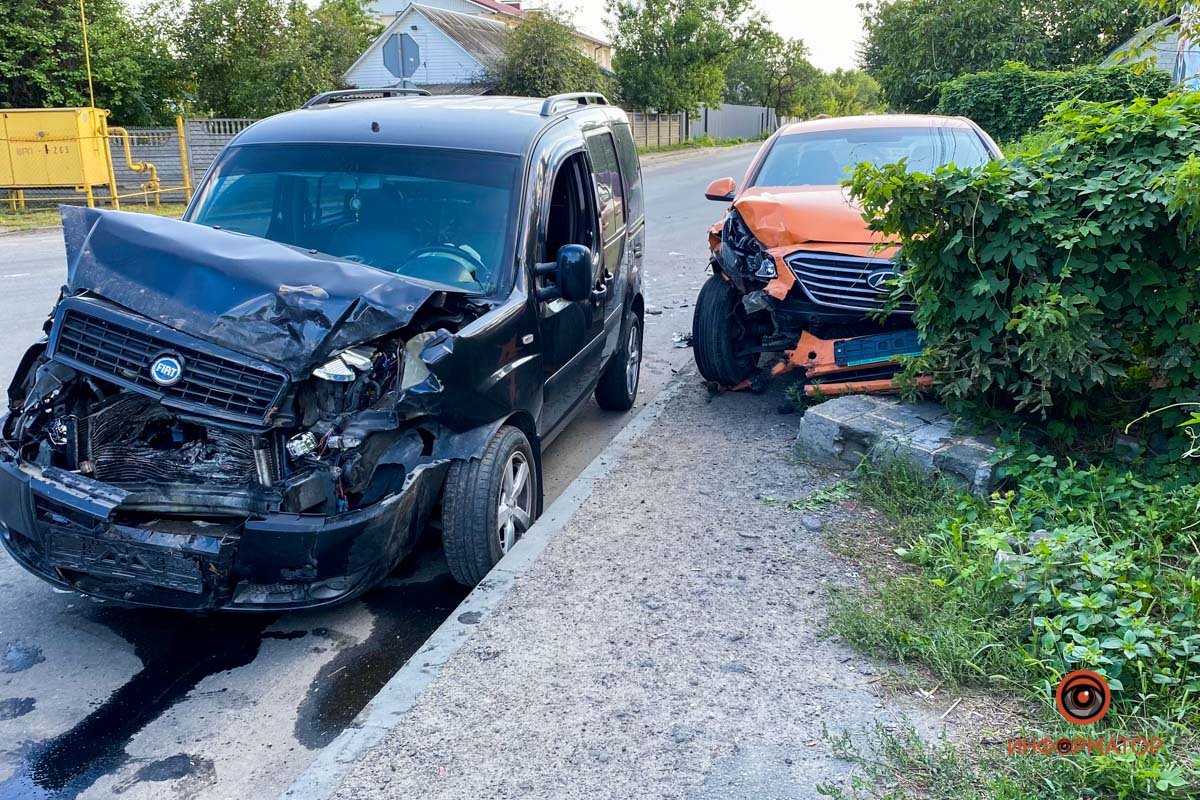 В Днепре на Отечественной столкнулись Hyundai и Fiat: пострадали двое 9