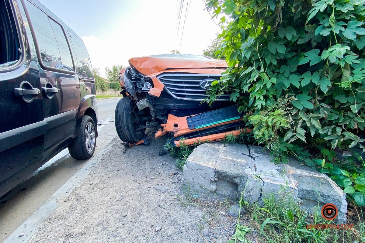 В Днепре на Отечественной столкнулись Hyundai и Fiat: пострадали двое 10