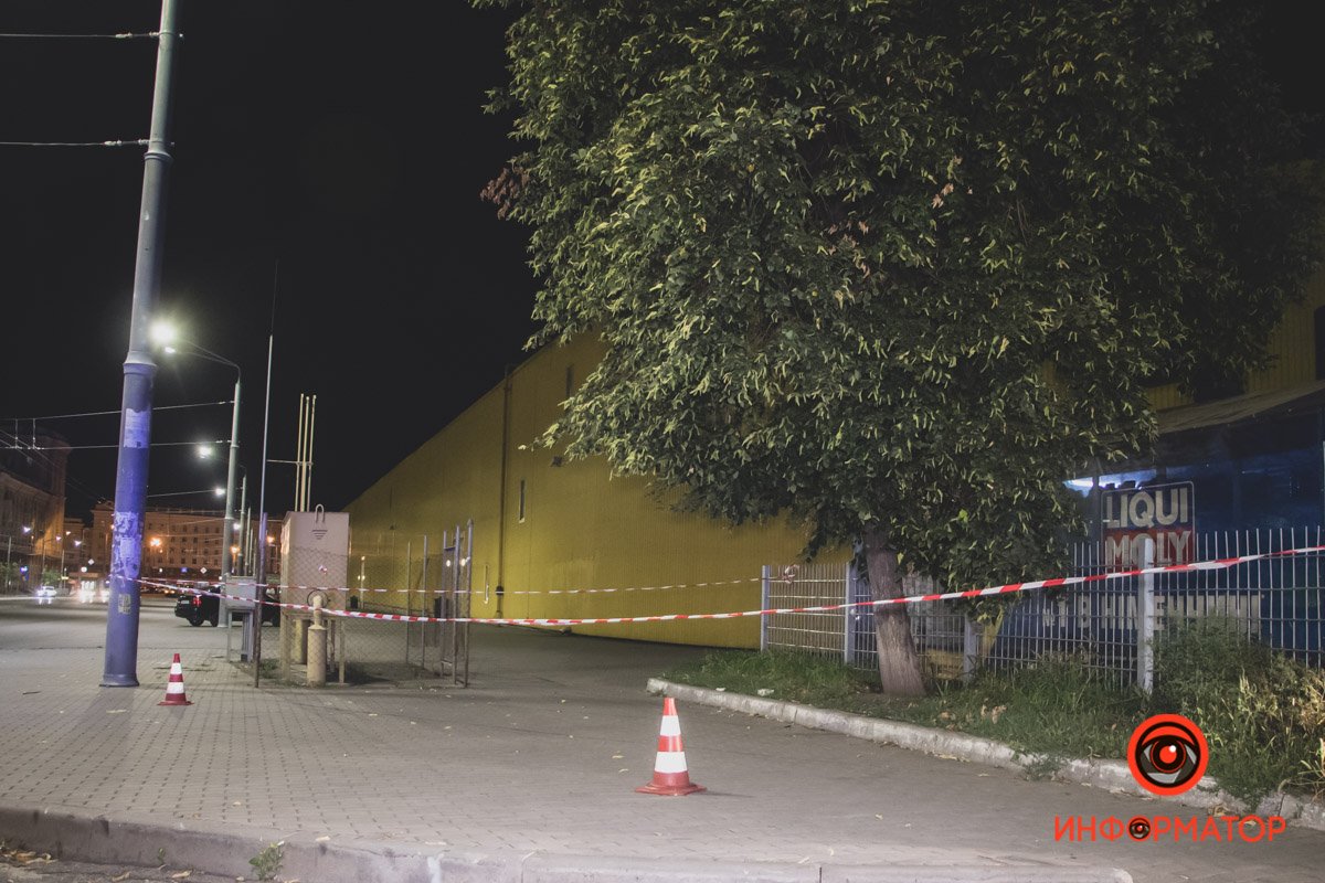 Возле Славянского рынка повесился мужчина Возле Славянского рынка повесился мужчина