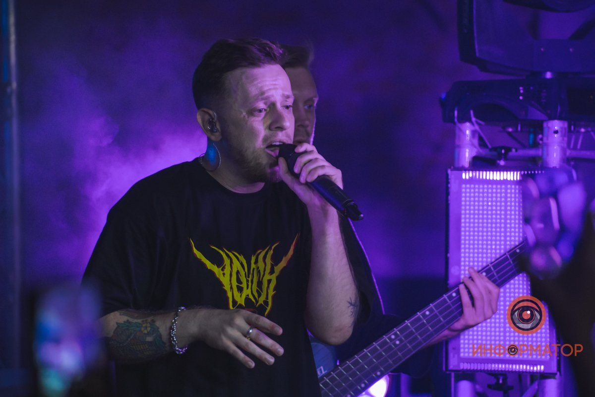 Как думаете, что поет?