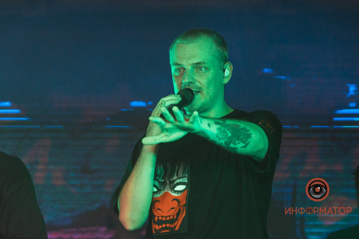 Стой, не уходи