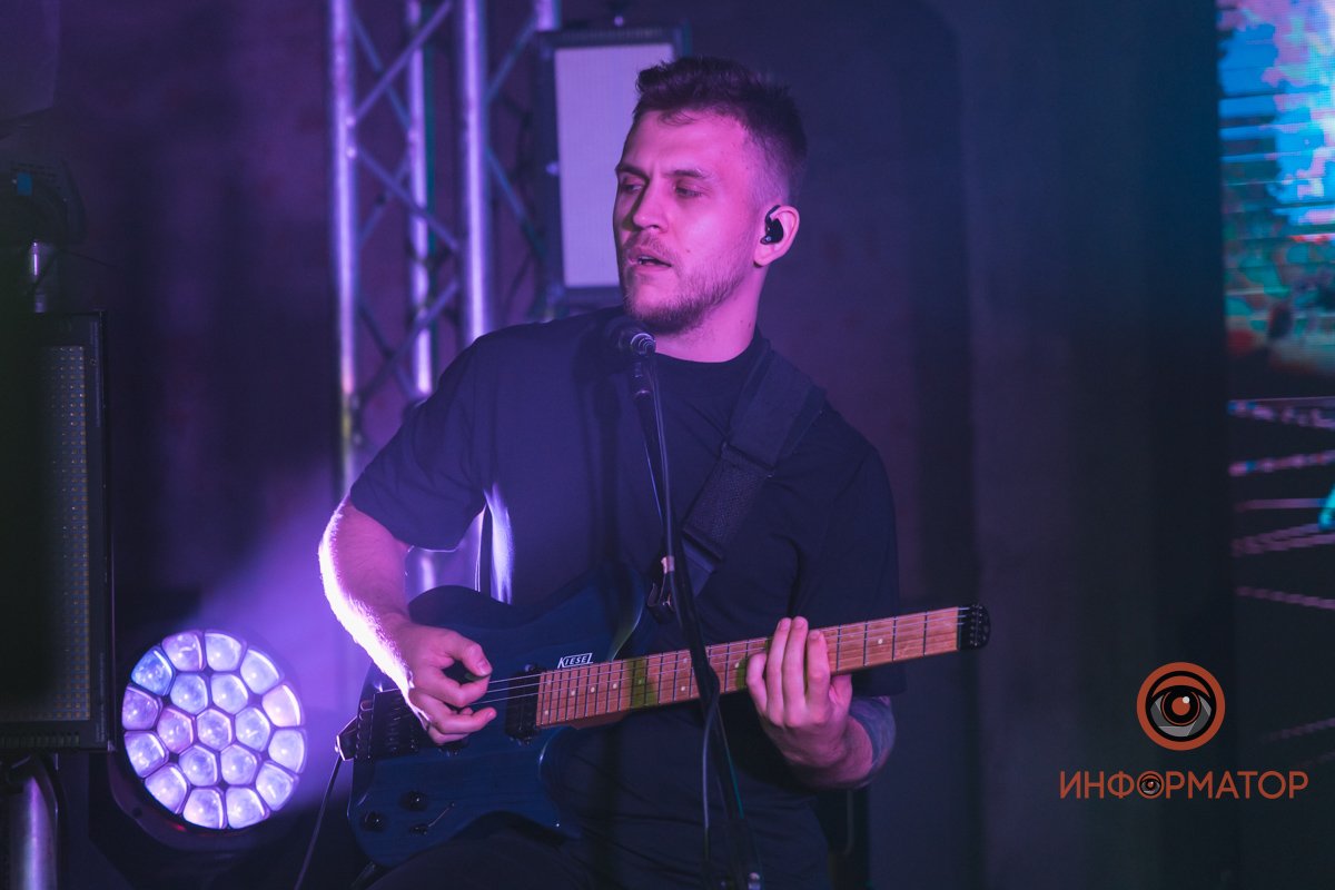 А куда это мы смотрим?