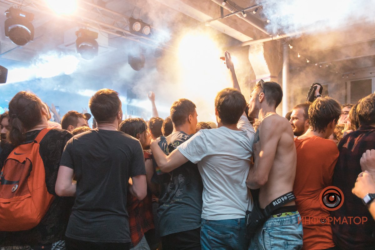 Немного тесновато