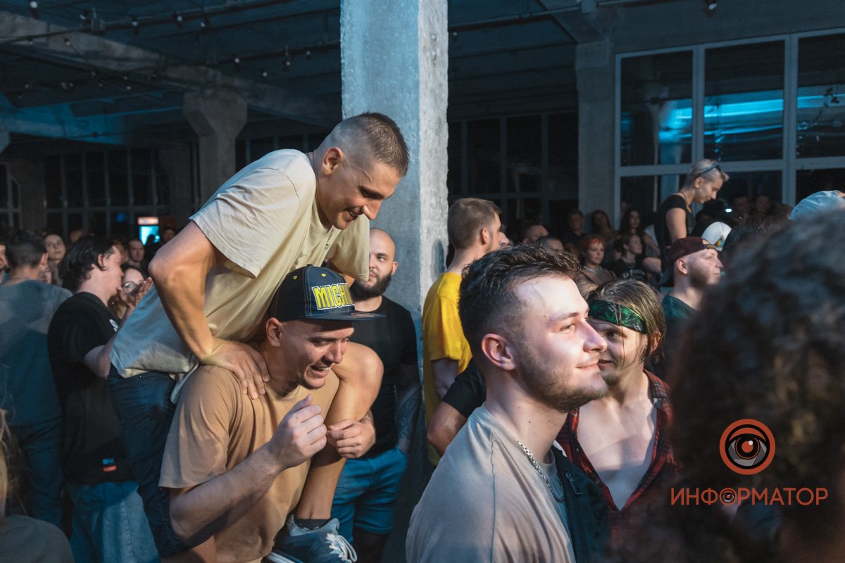 Друг в беде не бросит