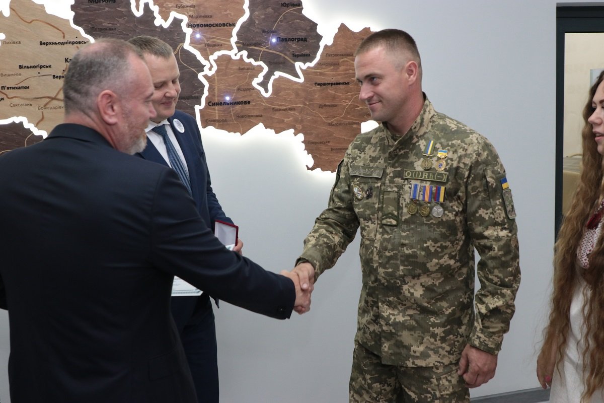 Тепер з власним житлом: легкоатлетка Ярослава Магучіх та військовослужбовець Ігор Сулім отримали ключі від квартир 2