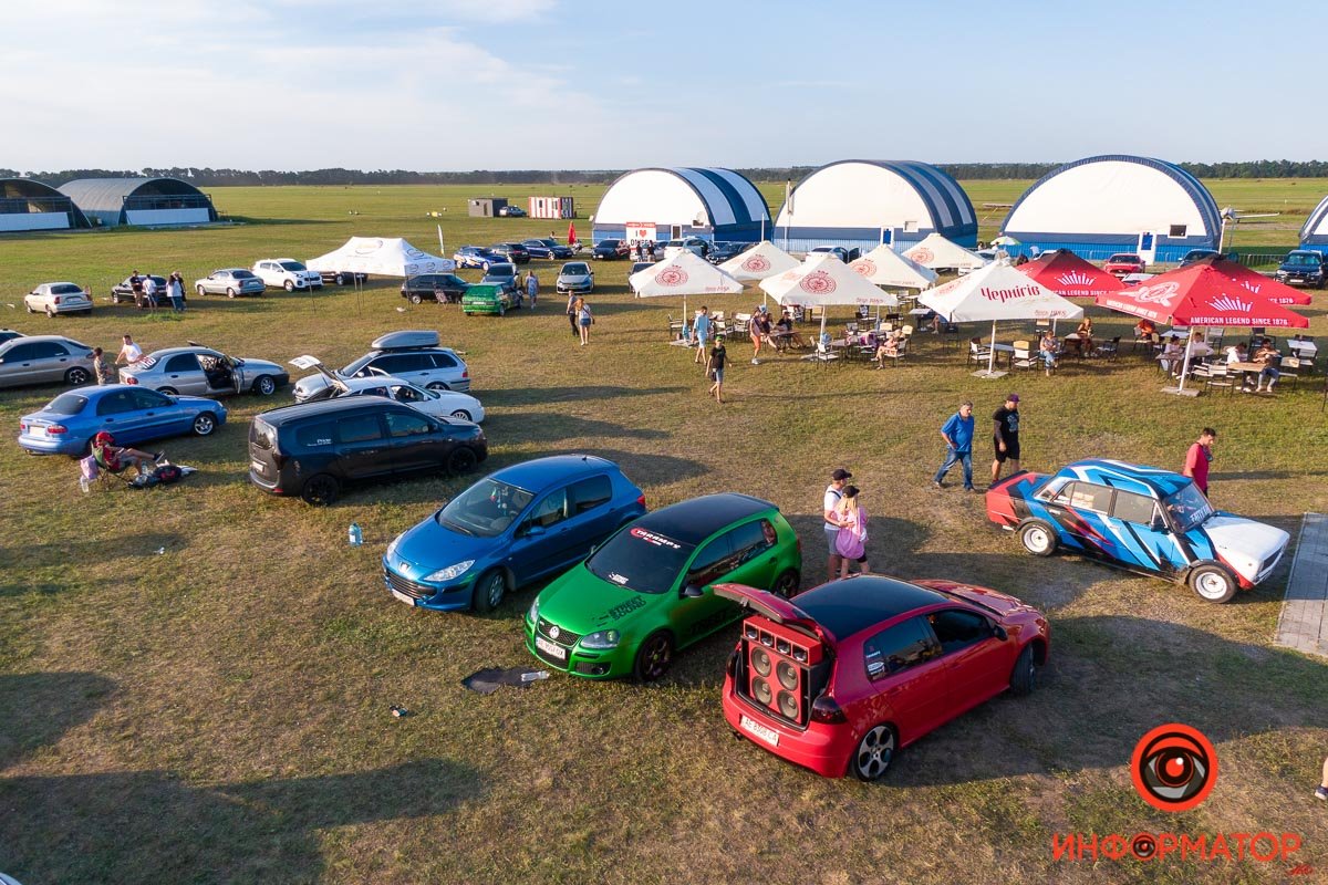 Как там багажник закрывается Как там багажник закрывается