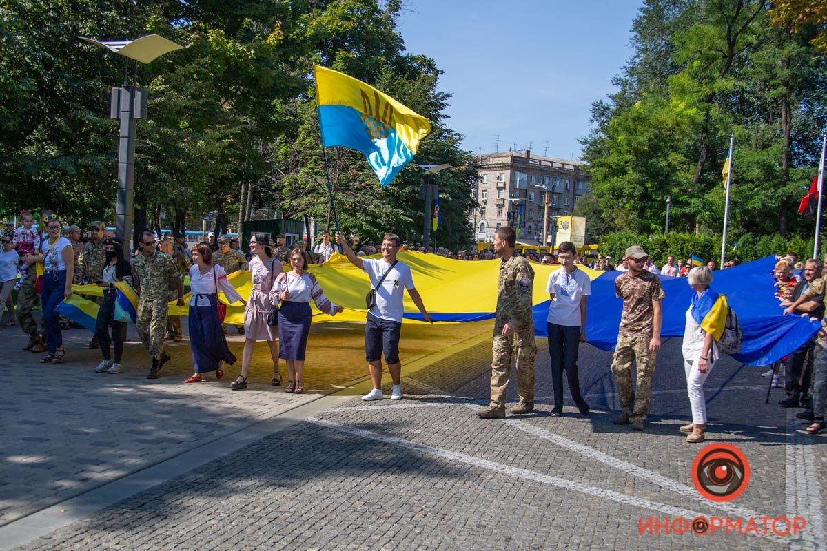 Десятки сердец в едином порыве: как в Днепре прошел марш ко Дню Независимости 1