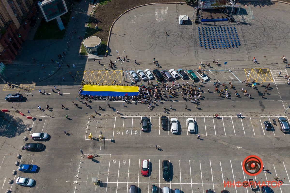 Десятки сердец в едином порыве: как в Днепре прошел марш ко Дню Независимости 14