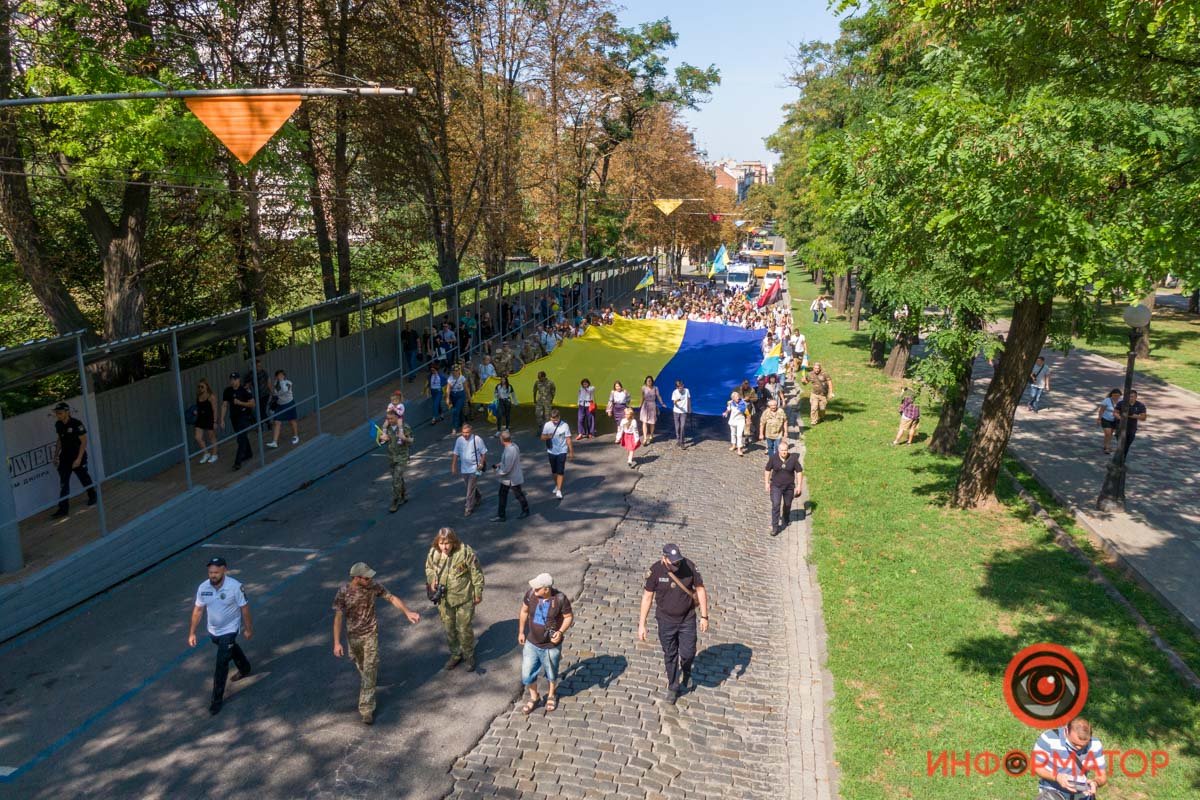 Десятки сердец в едином порыве: как в Днепре прошел марш ко Дню Независимости 15