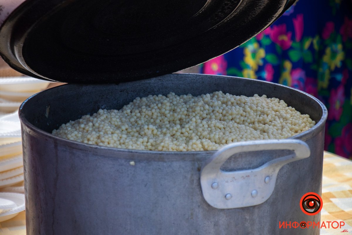 Всего приготовили более 50 килограммов каши по традиционному казацкому рецепту