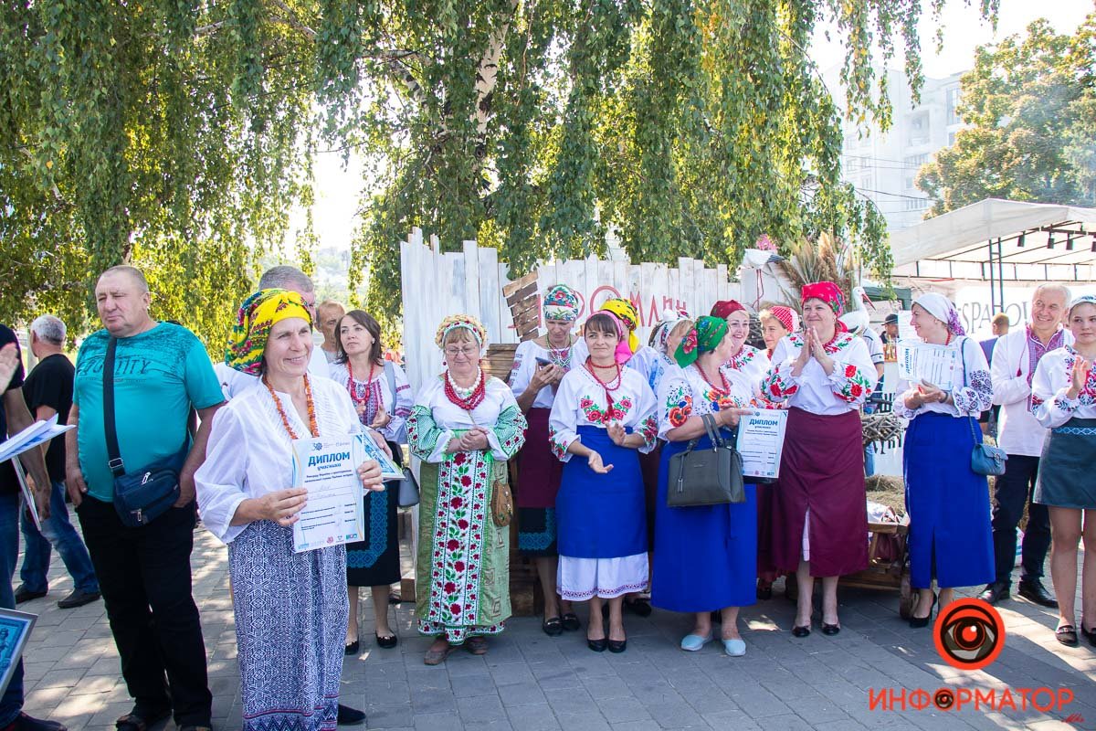 Всех участников наградили дипломами