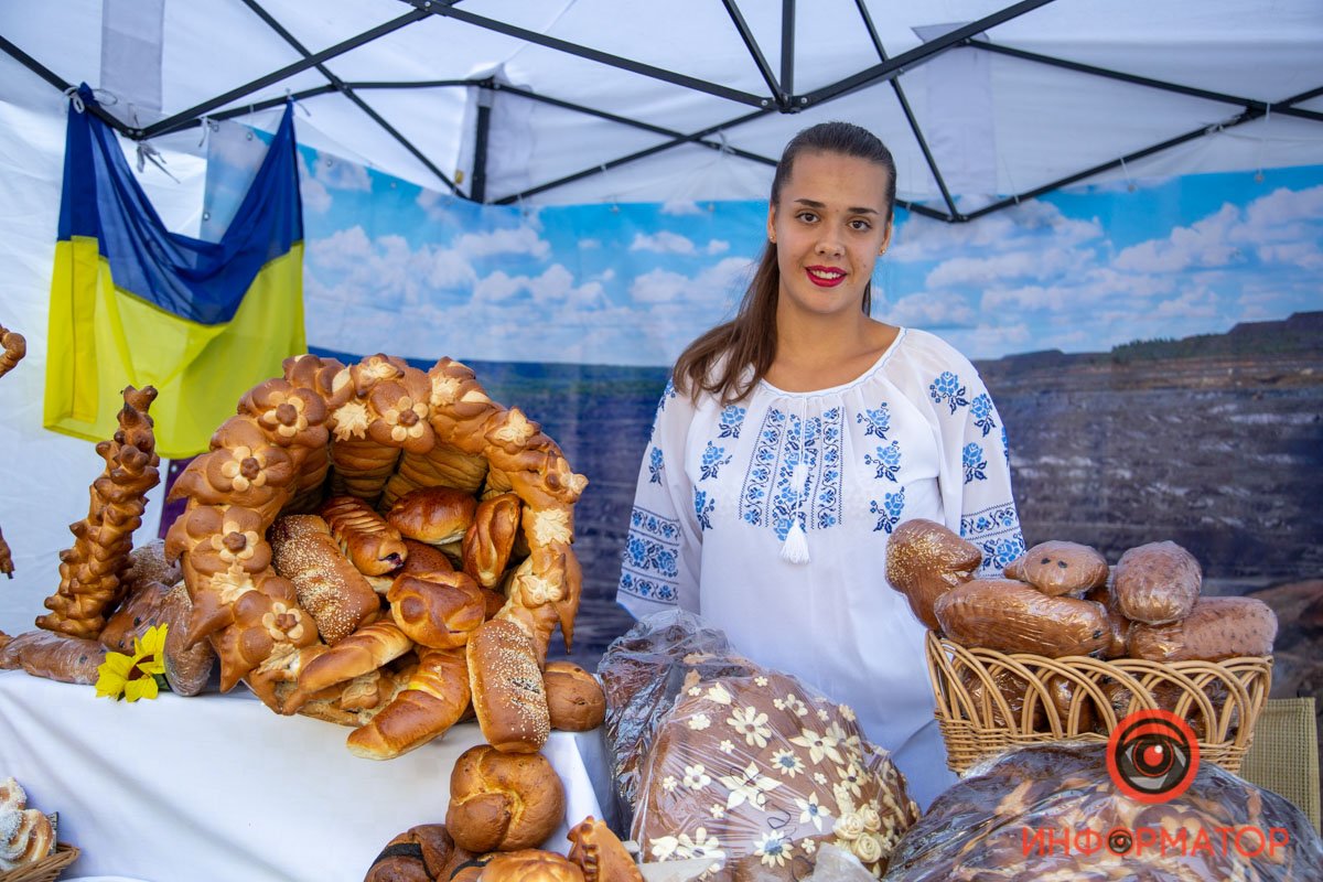 Ярмарка идет полным ходом