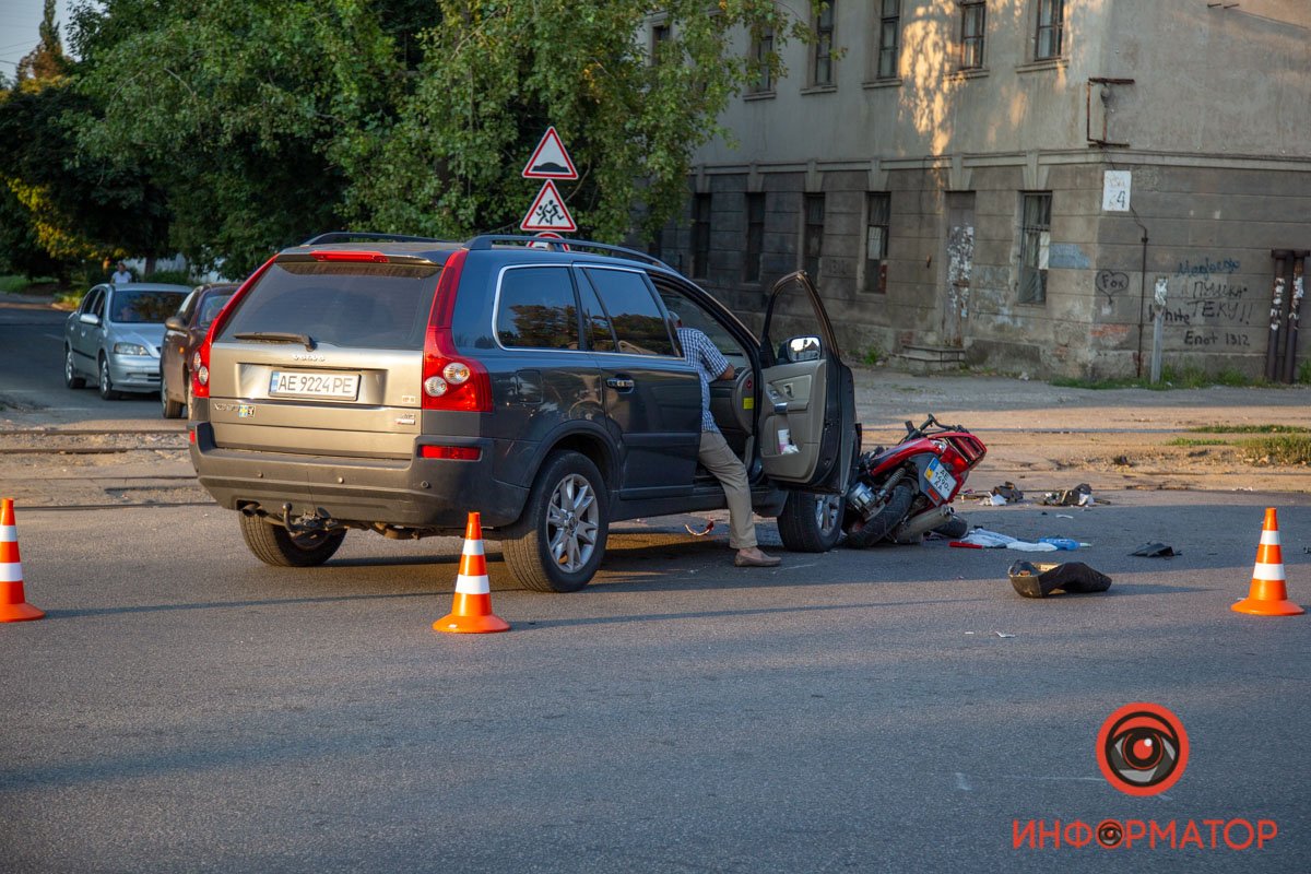 Во вторник, 24 августа, на пересечении улиц Антоновича и Канатной случилась авария Во вторник, 24 августа, на пересечении улиц Антоновича и Канатной случилась авария
