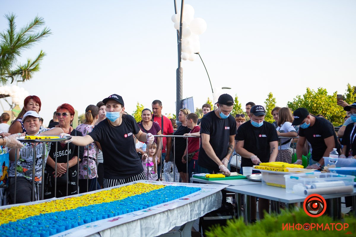 Передайте роллы дальше Передайте роллы дальше