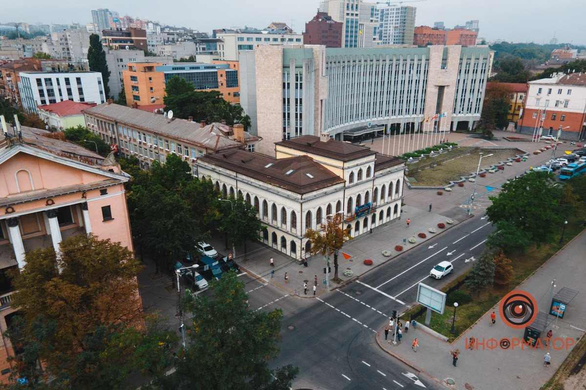 Дом губернатора находится в самом центре Днепра