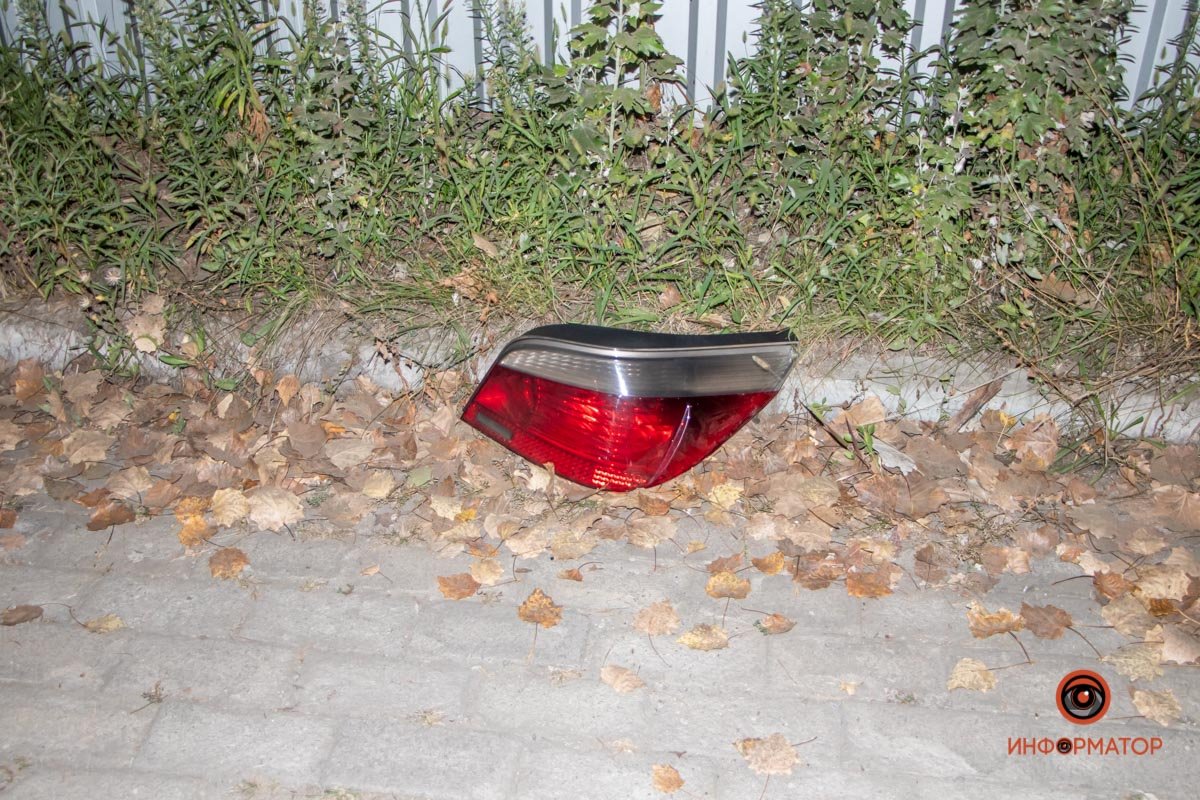 Фара, что отлетела на обочину Фара, что отлетела на обочину