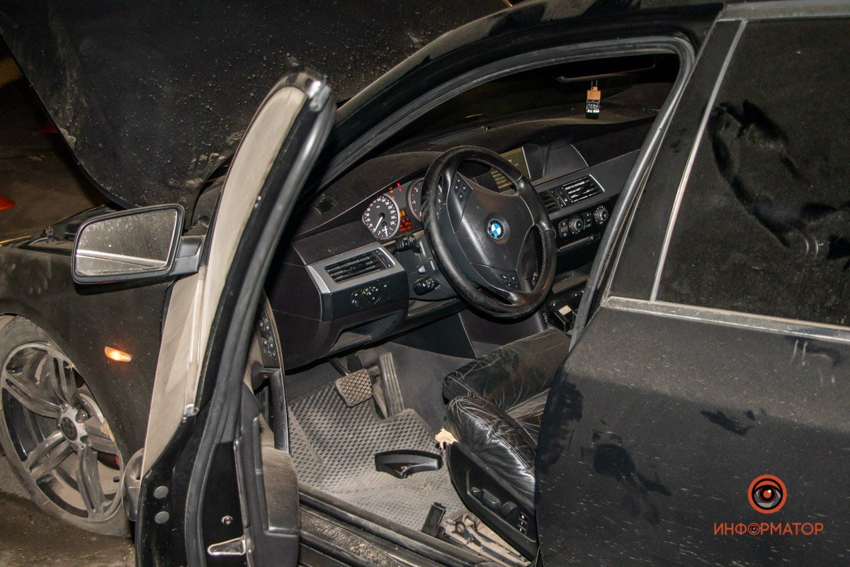 Внутри салона BMW Внутри салона BMW