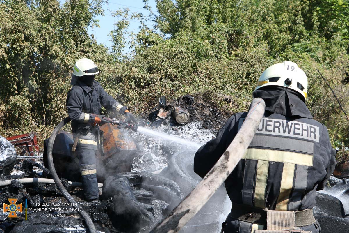 Огонь локализовали в 11:28 и ликвидировали в 11:45 Огонь локализовали в 11:28 и ликвидировали в 11:45