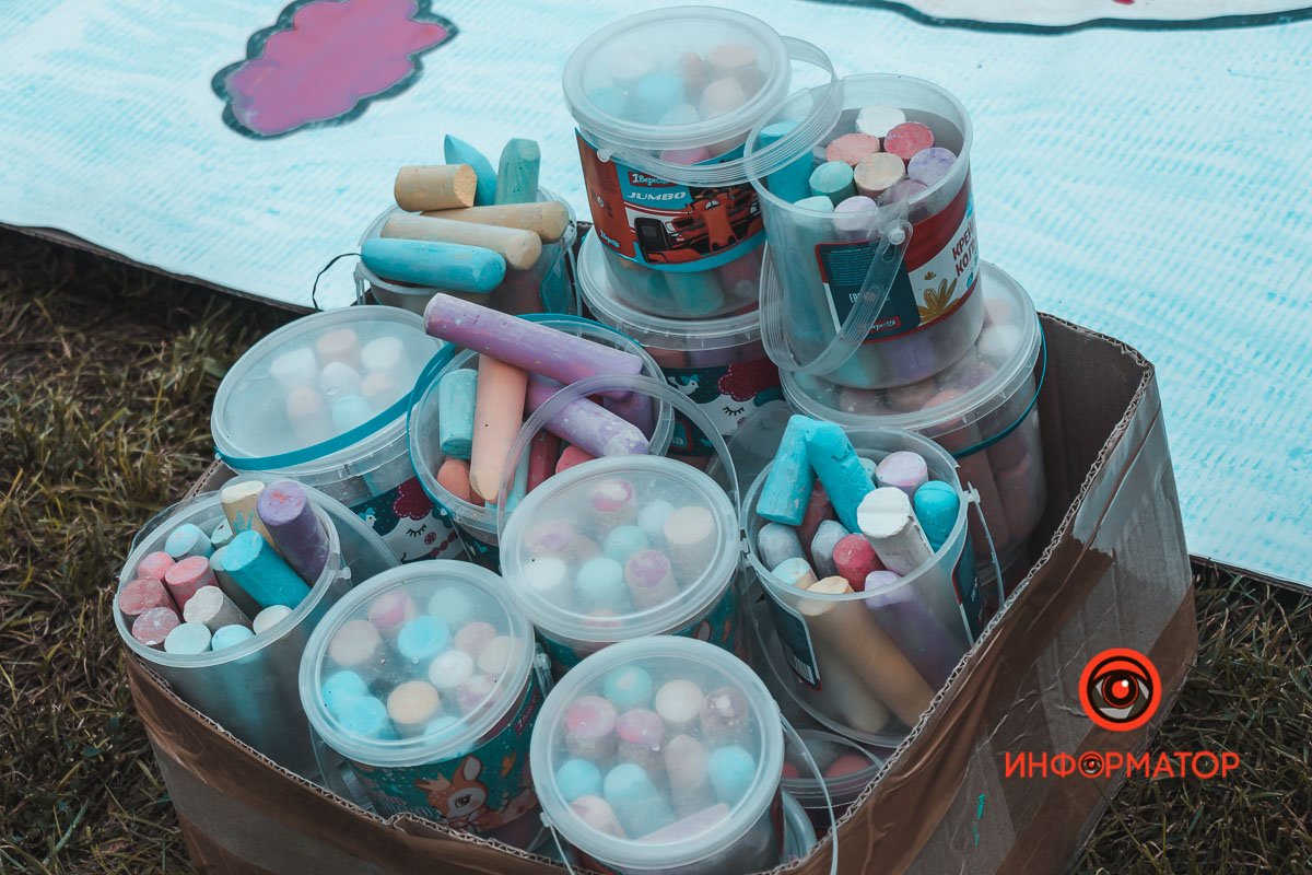 Так, в парке Зеленый Гай установили рекорд по рисованию