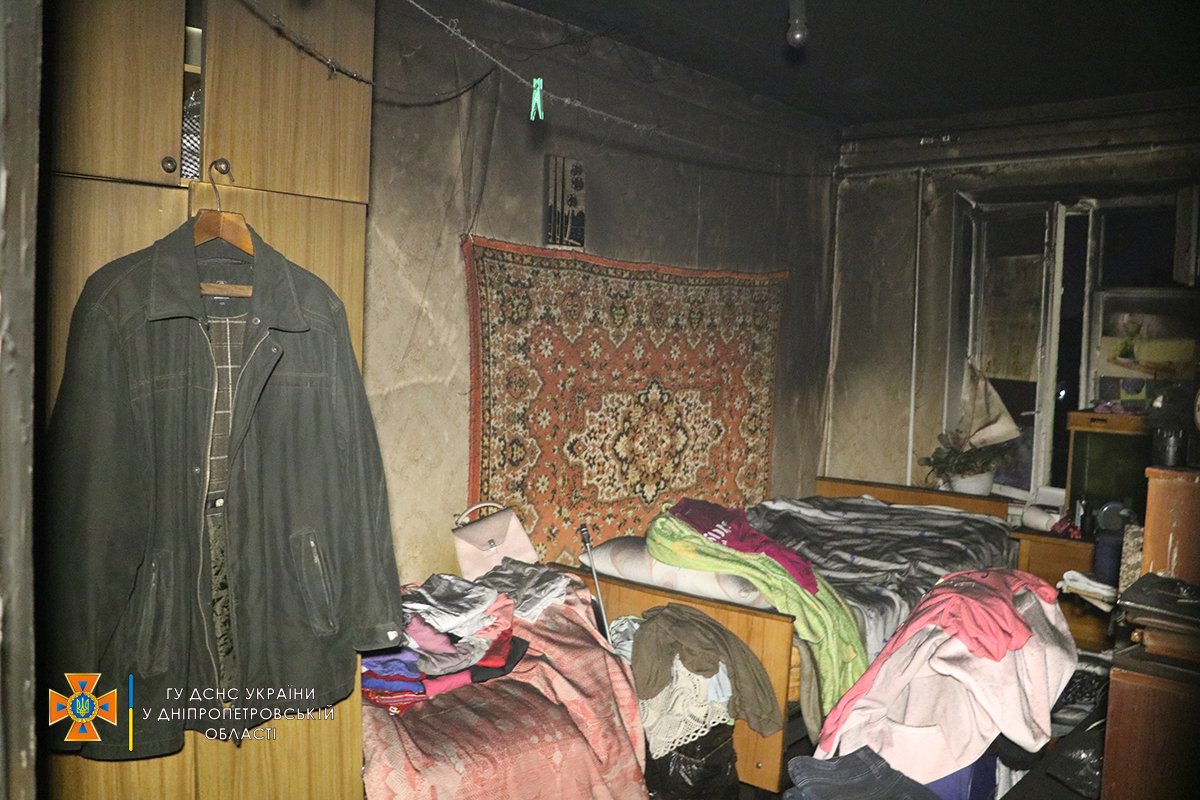 Огонь повредил мебель, стены и вещи