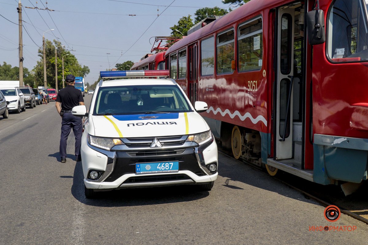 В Днепре на проспекте Богдана Хмельницкого ГАЗель сбила мужчину: пострадавшего забрала скорая 7