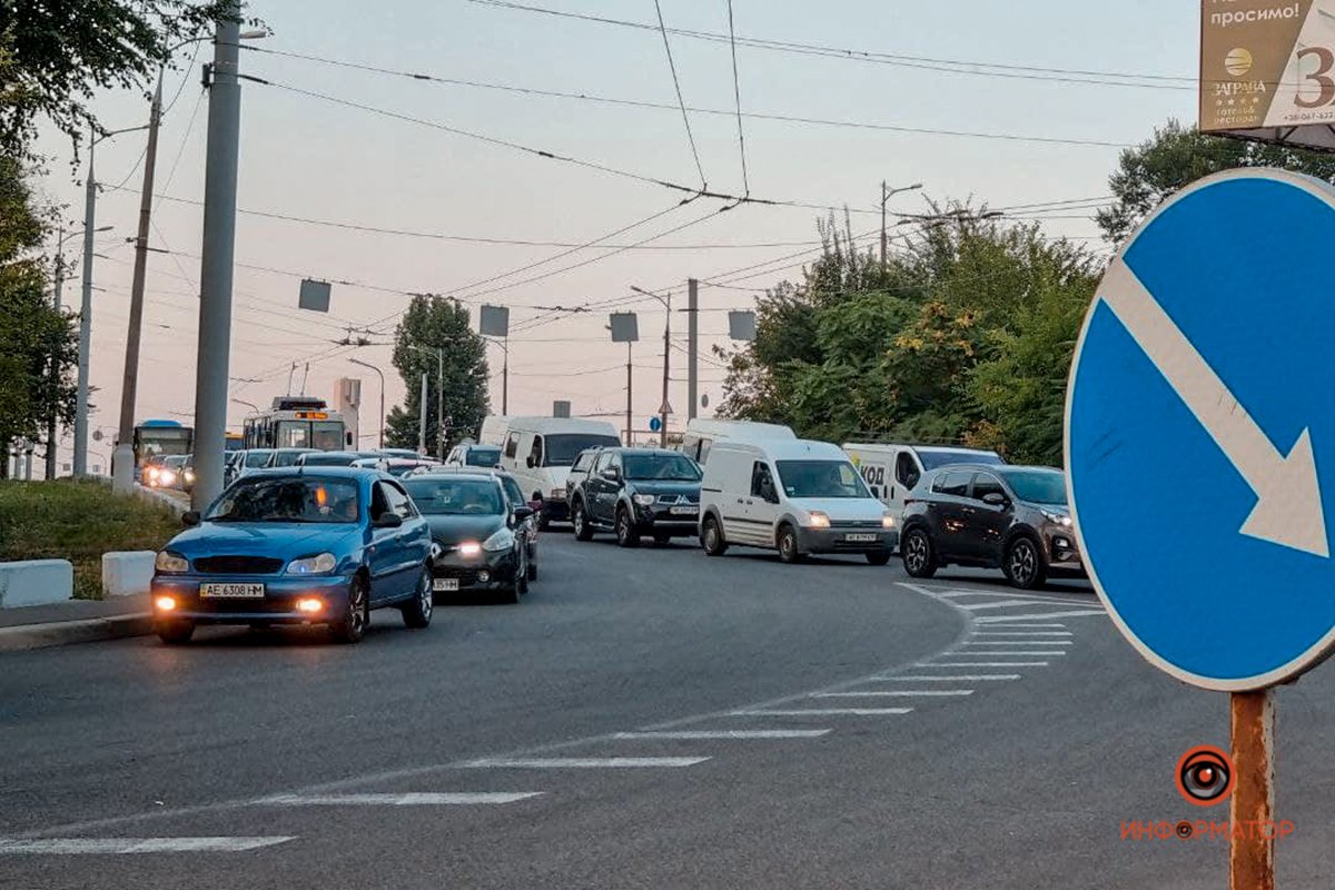 Оба берега стоят Оба берега стоят