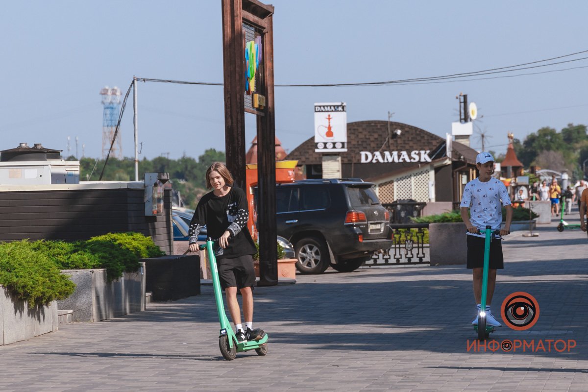 Этим летом вдоволь накатались на самокатах? 