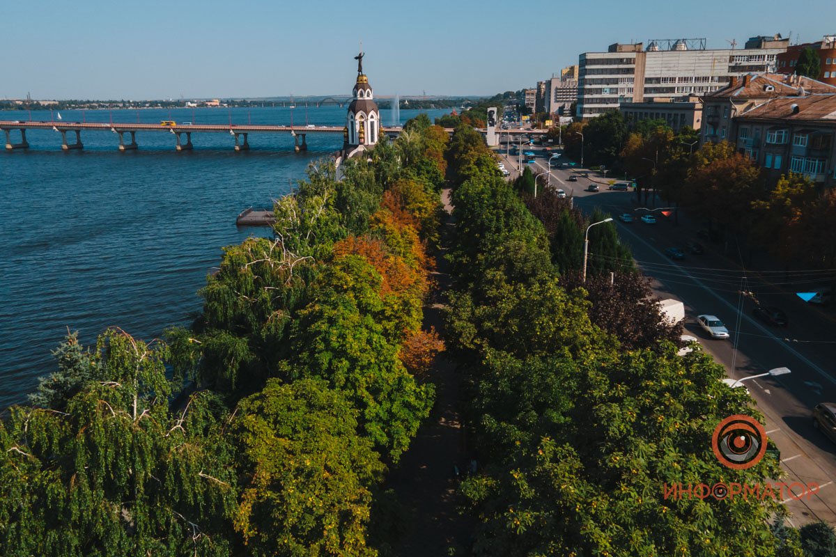 Иоанн Креститель наблюдает за городом 