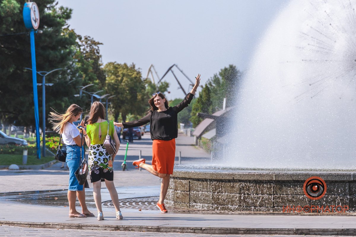 Время наделать последние эффектные фото у фонтанов 