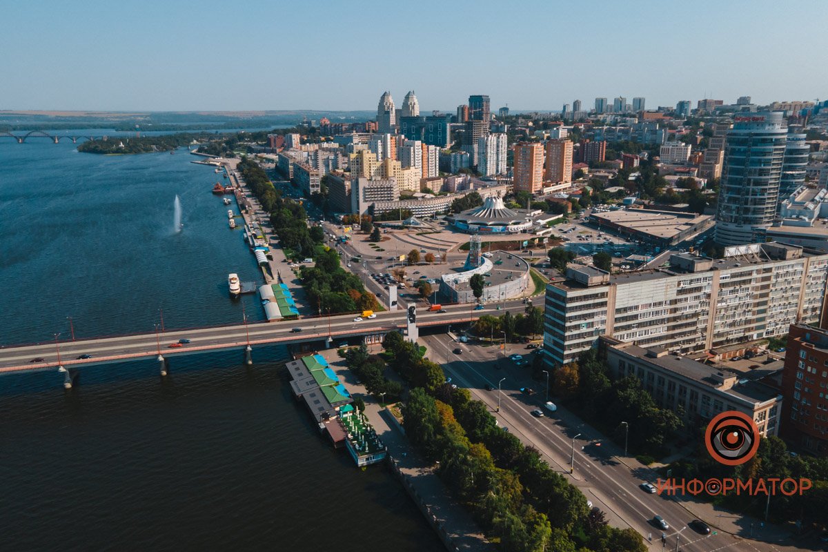 Башни-близнецы, цирк, набережная, "Лебедь" - почти все достопримечательности на одном фото 