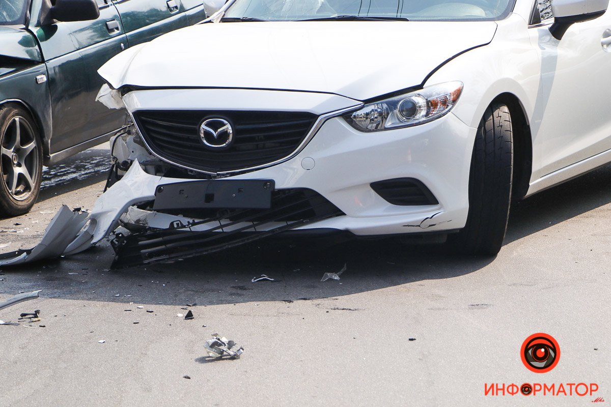 Mazda двигалась со Слобожанского проспекта