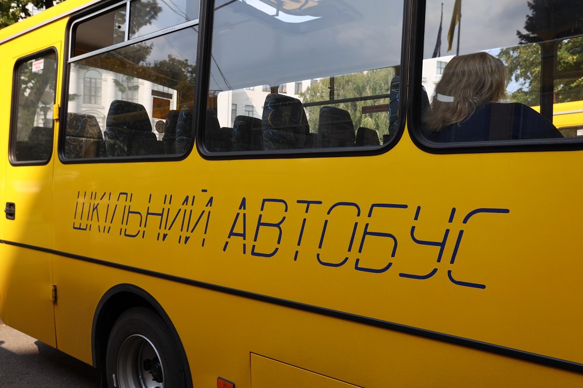 Еще три новых автобуса передали школам Днепропетровщины 7
