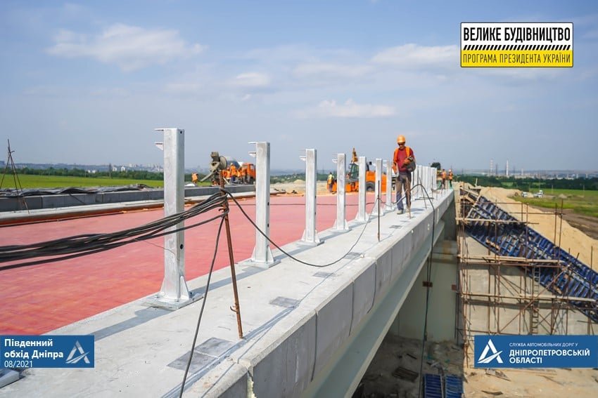 Восстановили движение транспорта под построенным путепроводом Восстановили движение транспорта под построенным путепроводом