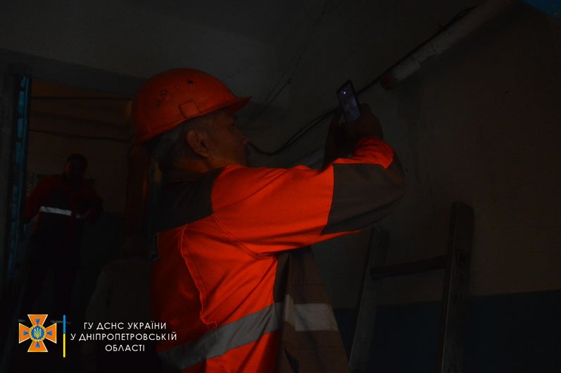 Возгорание возникло на балконе трехкомнатной квартиры Возгорание возникло на балконе трехкомнатной квартиры