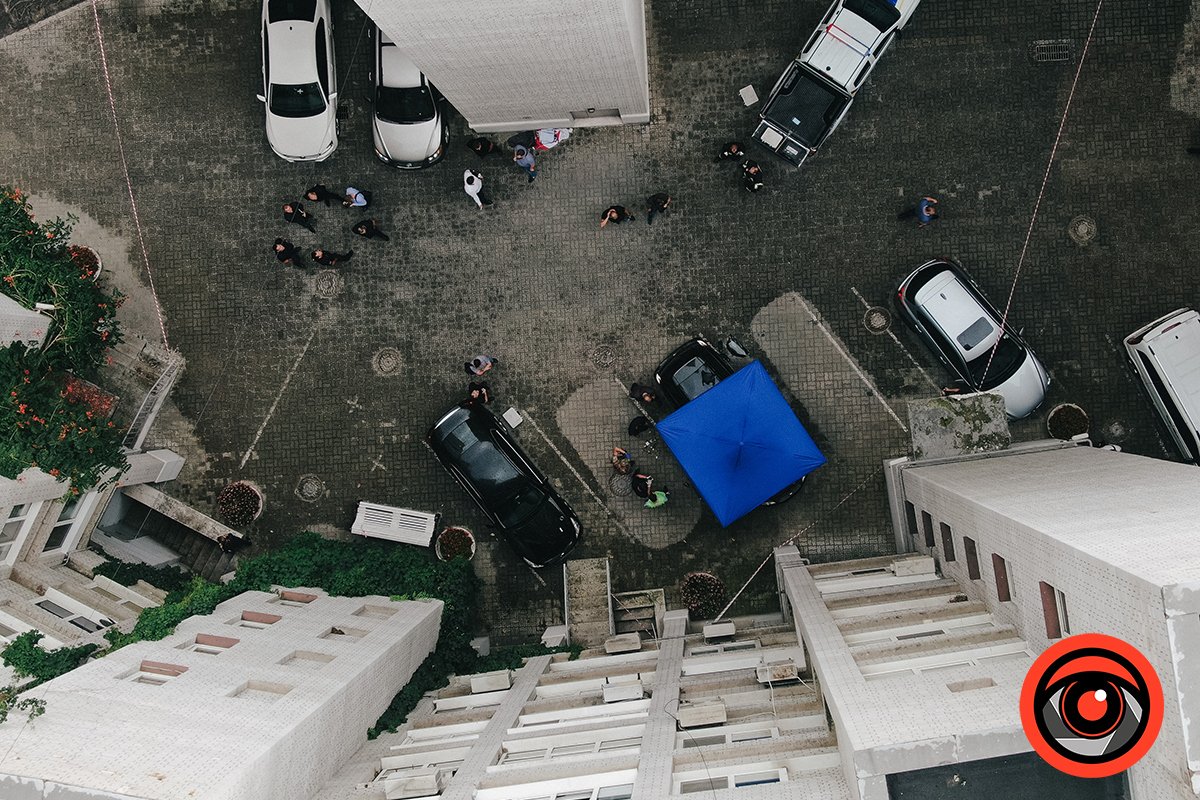 Во дворе дома на Литейной в Днепре взорвался Subaru: водитель в больнице, на месте нашли гранату 11