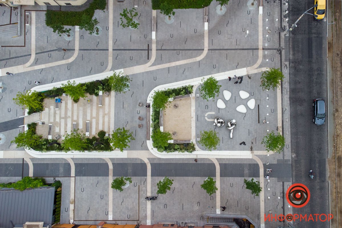 Символизируют борьбу. А вы что подумали? Символизируют борьбу. А вы что подумали?