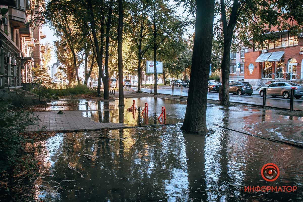 На Европейской прорвало трубу
