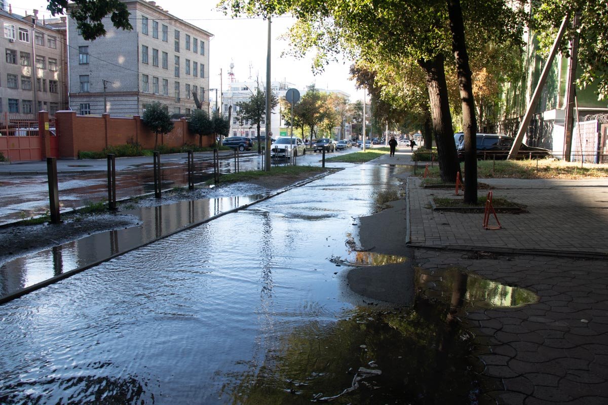Потоки доходят до Набережной