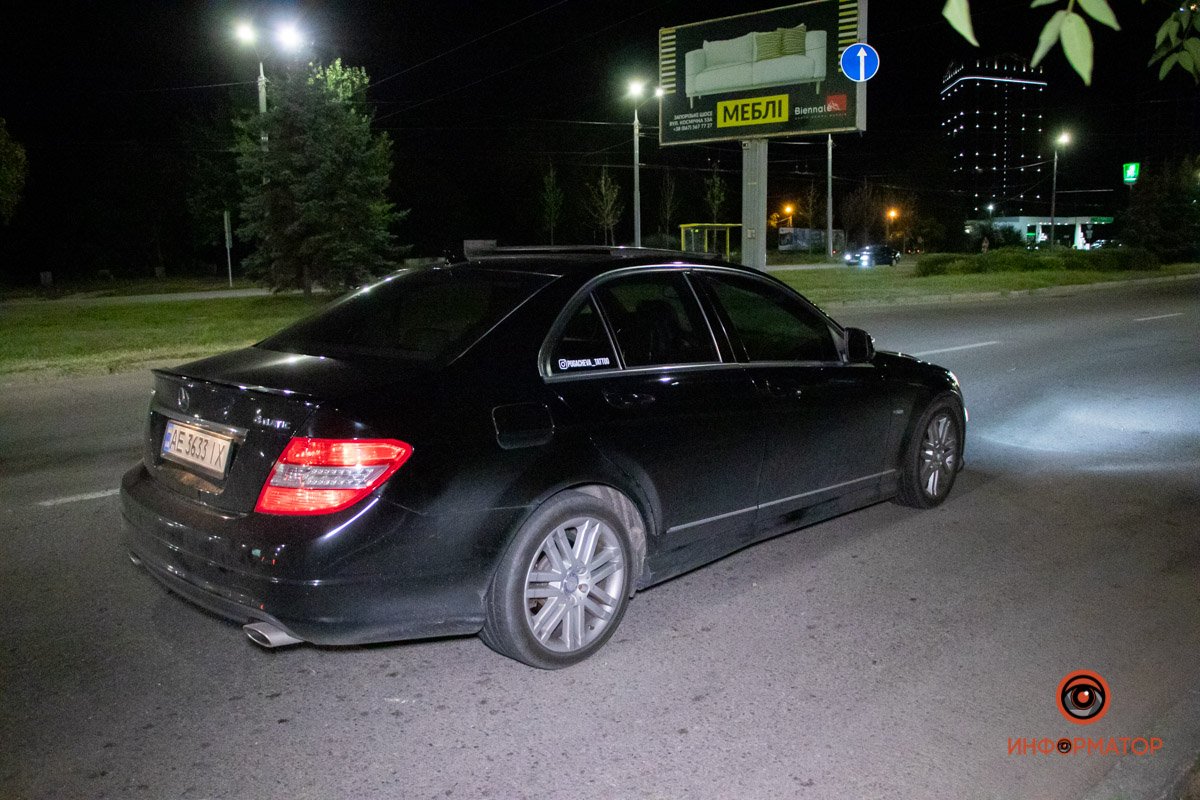 Занята правая полоса по Набережной Победы в направлении кольца на Победе