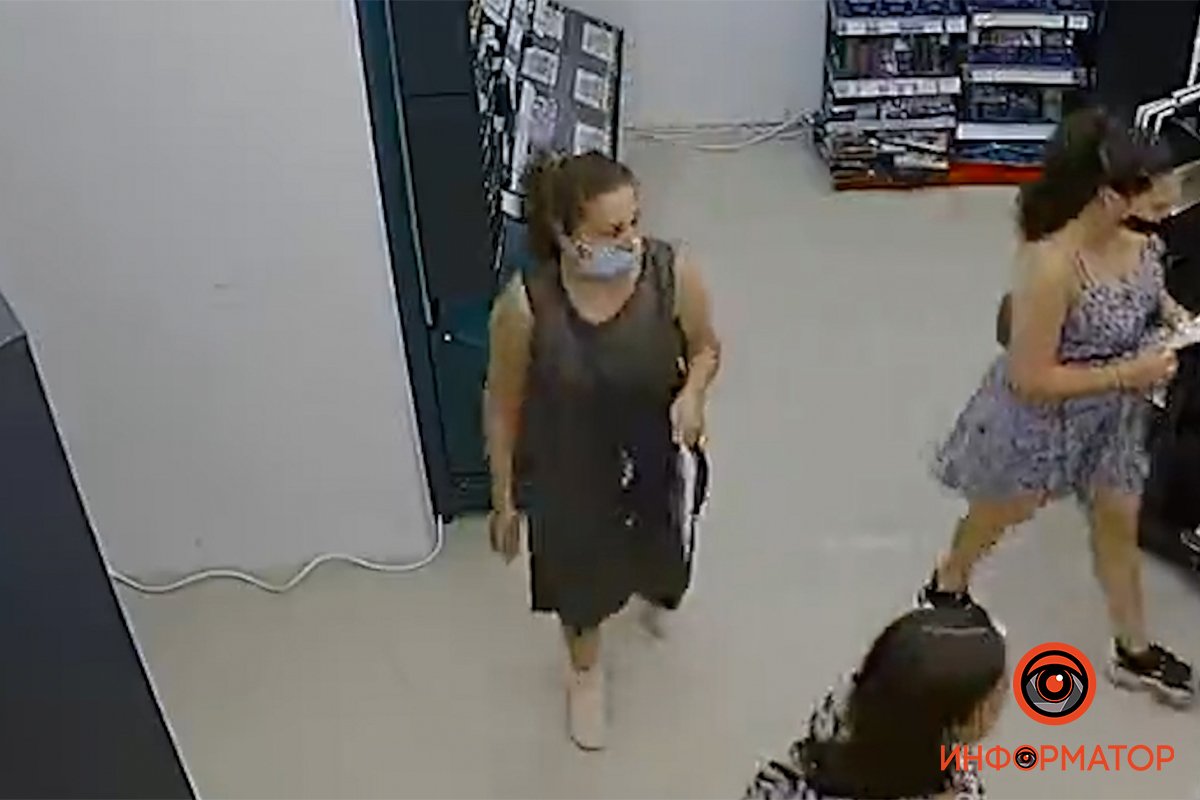 В Днепре в магазине «Акварель» у покупателей за три дня украли 6 мобильных телефонов