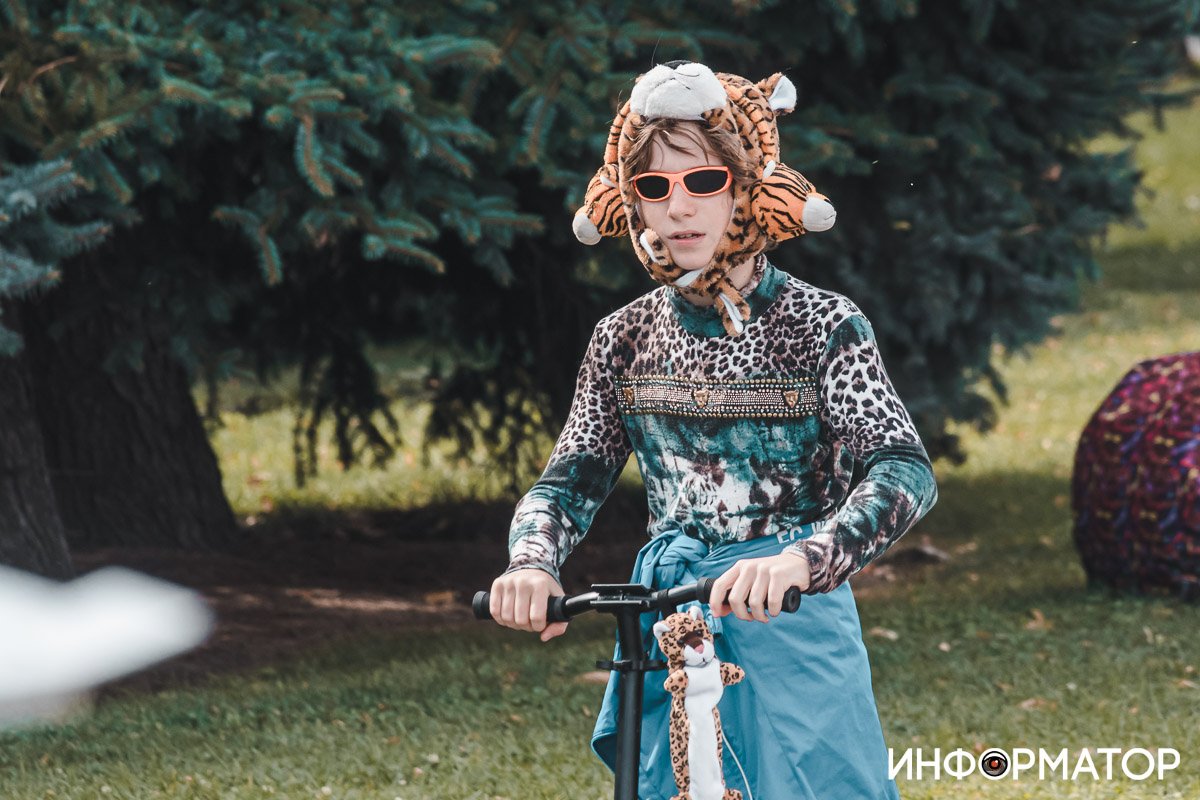 Автор решил не подписывать фото, а предоставить это зрителям