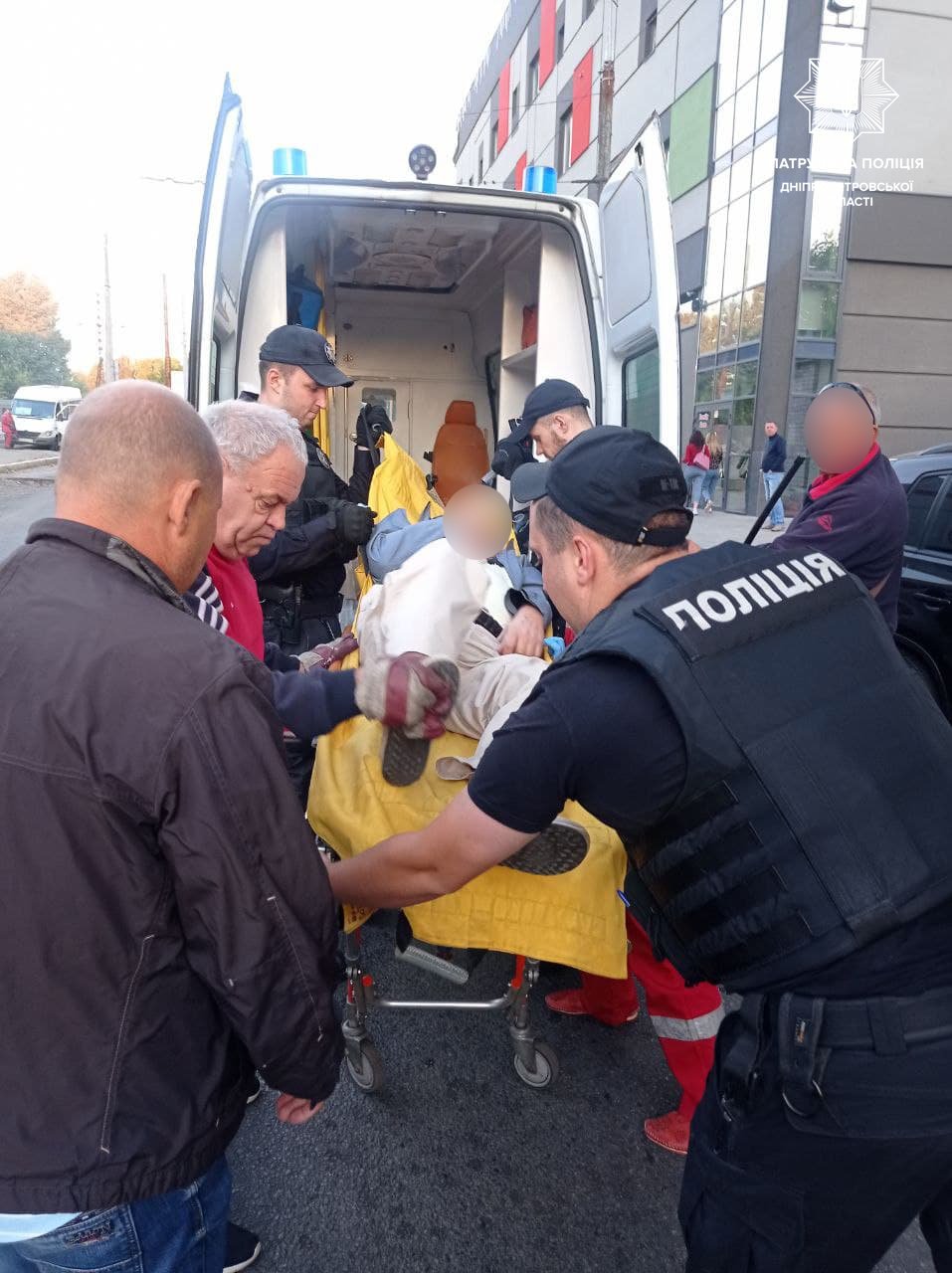 В Днепре у водителя Volkswagen на дороге случился инсульт: он влетел в маршрутку 1