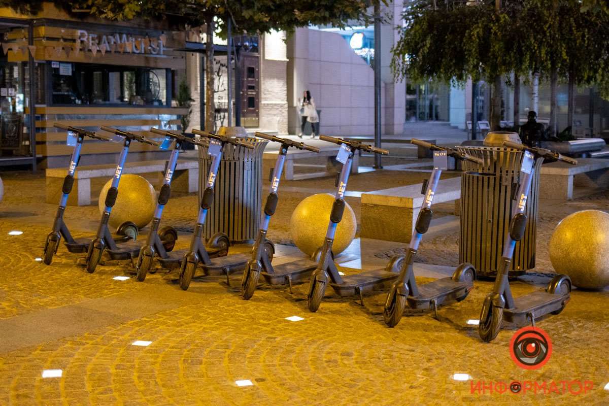 Широкая зона парковки