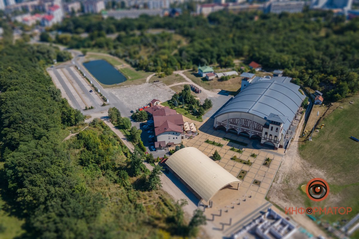 Узнаете локацию? Узнаете локацию?