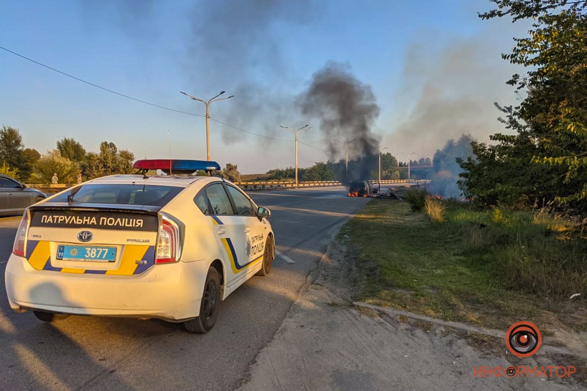 На месте происшествия работает полиция На месте происшествия работает полиция