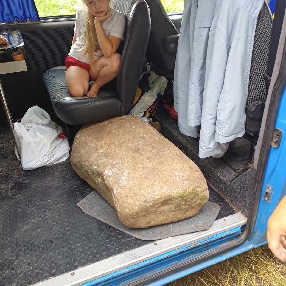 В Днепропетровской области нашли каменную стелу, которая 4000 лет назад была частью древнего кургана 1