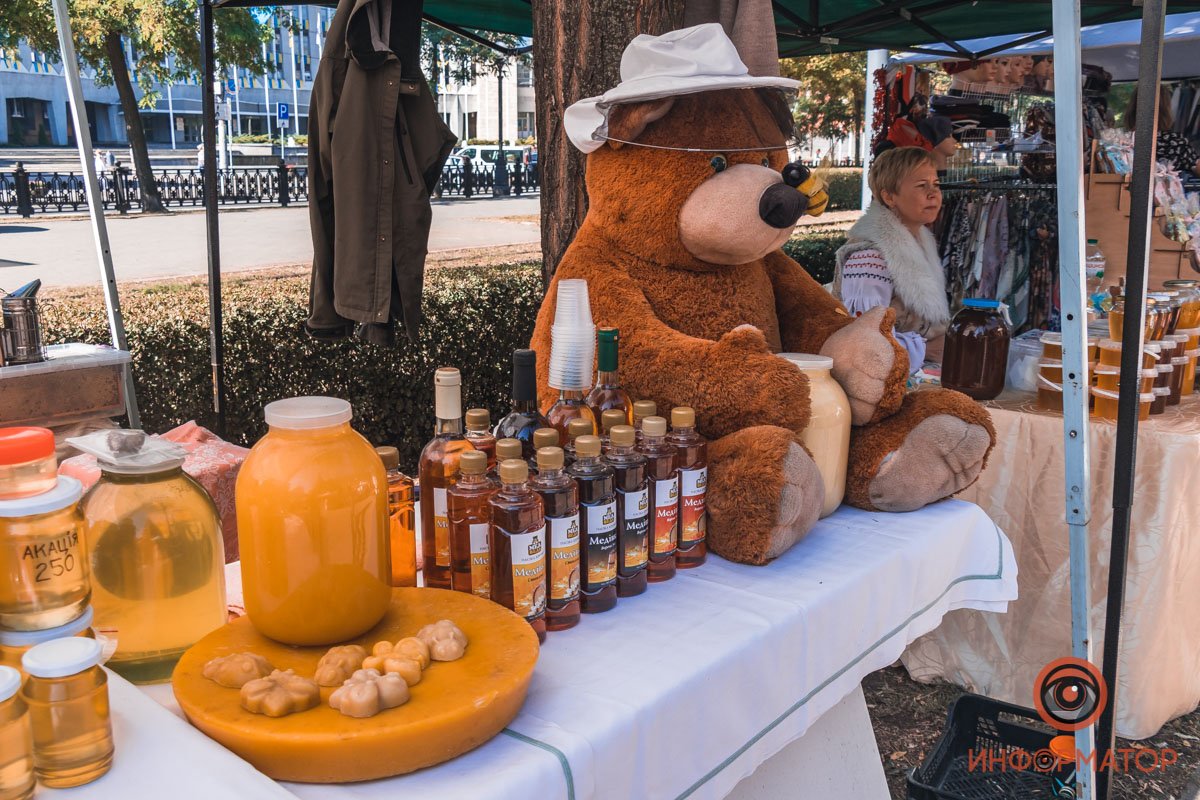 Мишка любит мед