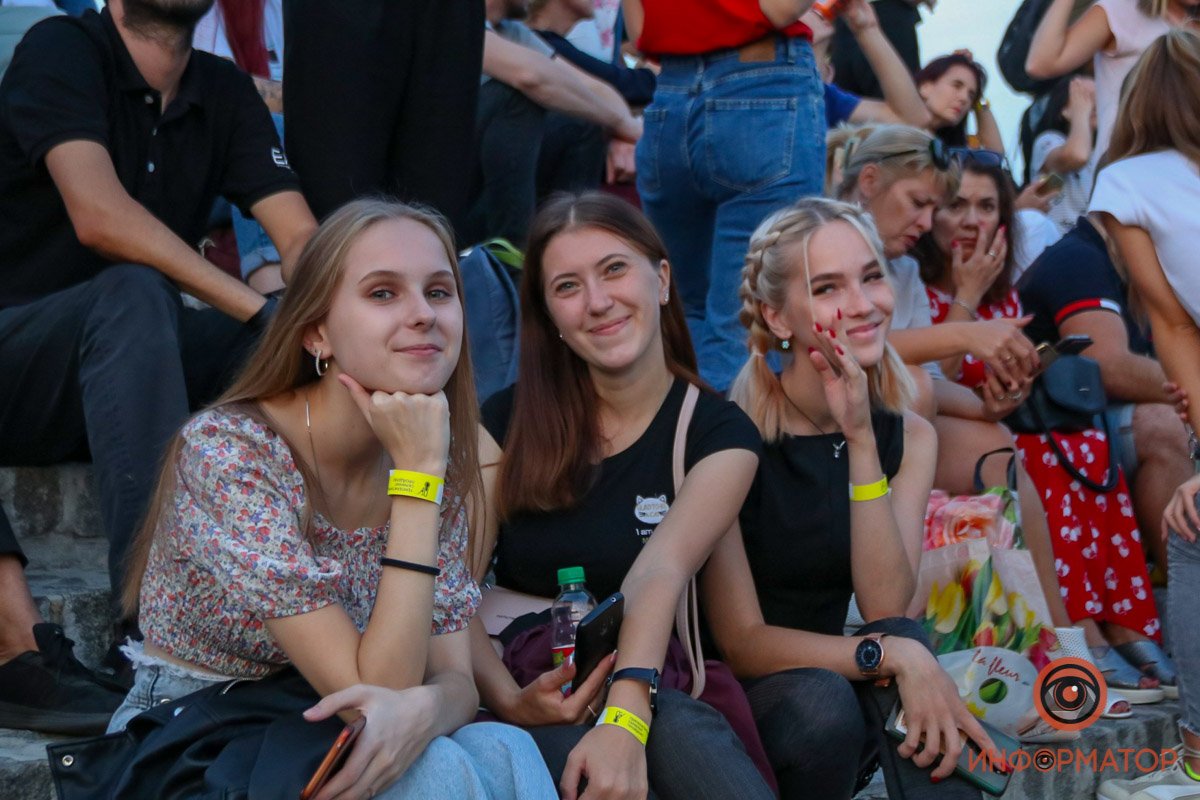 В Днепре на Фестивальном причале выступили Dagamba и БЕZ ОБМЕЖЕНЬ 3