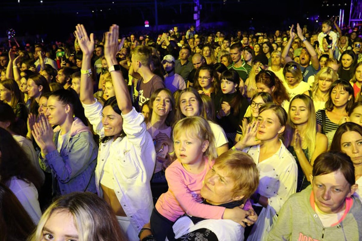 В Днепре День города завершили шоу Dnipro Light Flowers, претендующим стать самой масштабной артинсталляцией в мире 8